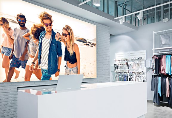 LED-Messewand als Wandbild im Store